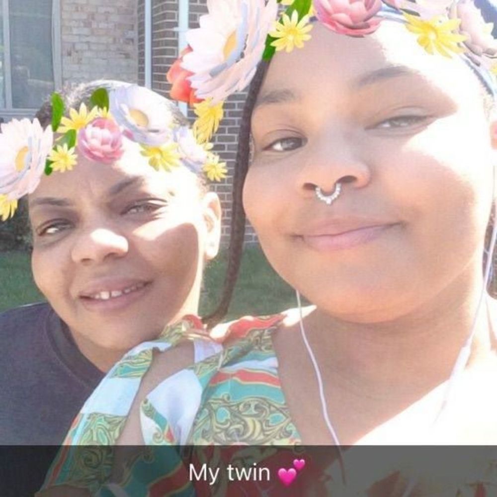 Meet your Posher, Raquel